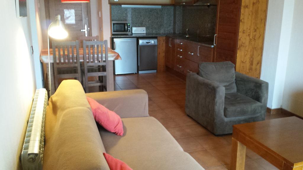 Aparthotel Bellver Bellver De Cerdanya Room photo