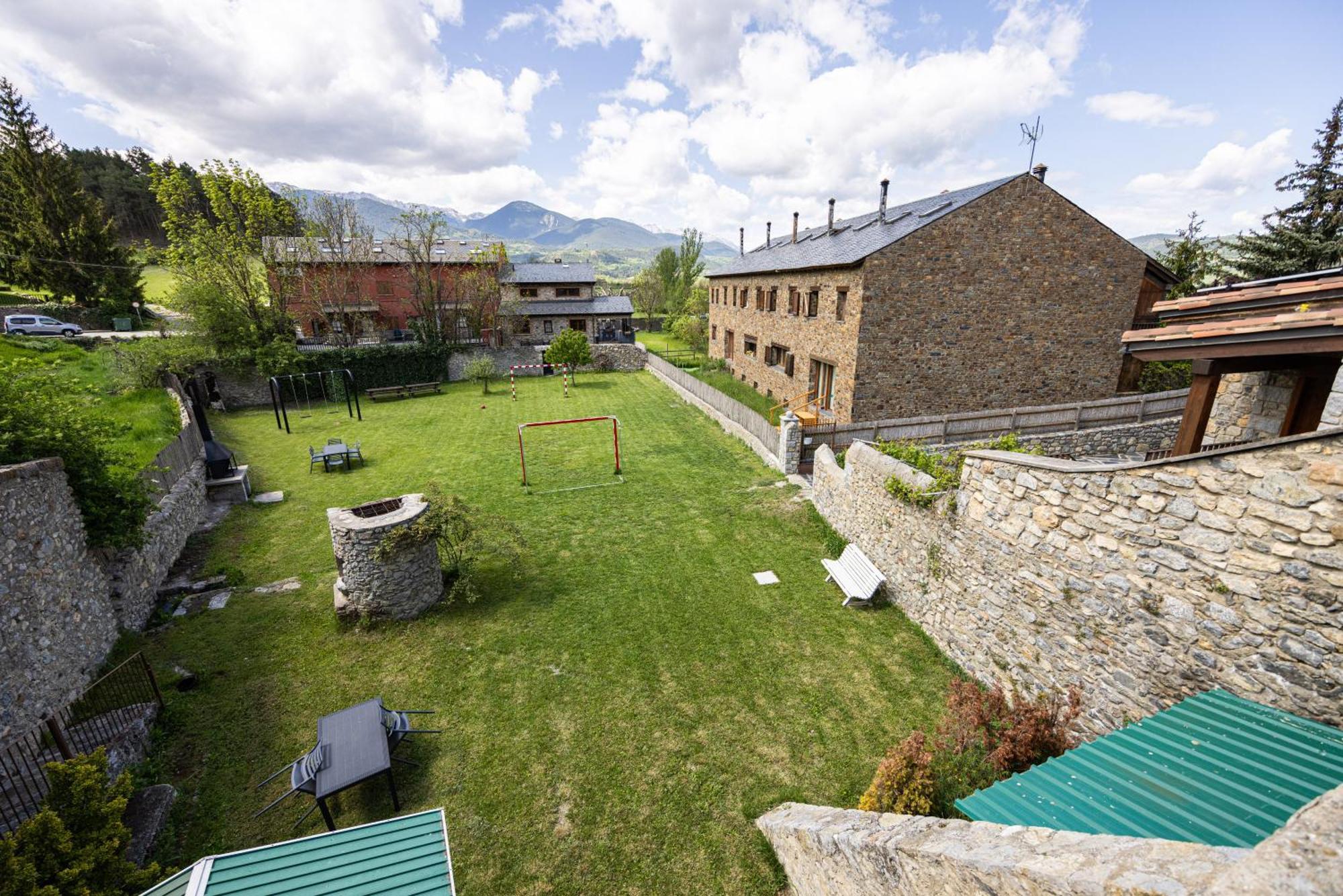 Aparthotel Bellver Bellver De Cerdanya Exterior photo
